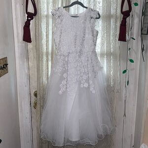 JOAN(NWOT)! BEAUTIFUL FLOWER GIRL DRESS-OR ALL WHITE PARTY!